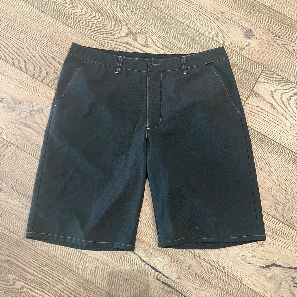 🤩 Travis Matthew I'm Living Black Pinstripe shorts